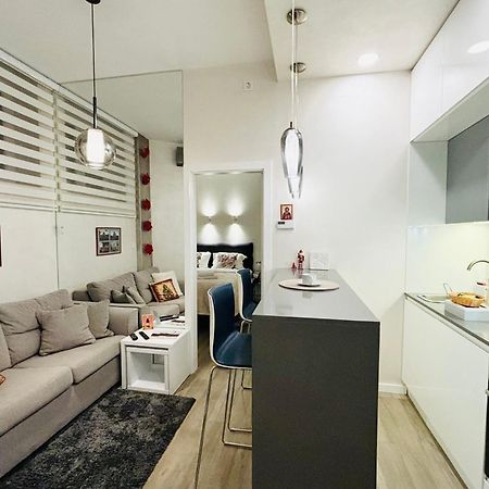 Lirra Luxe - Central Belgrade Apartments Buitenkant foto